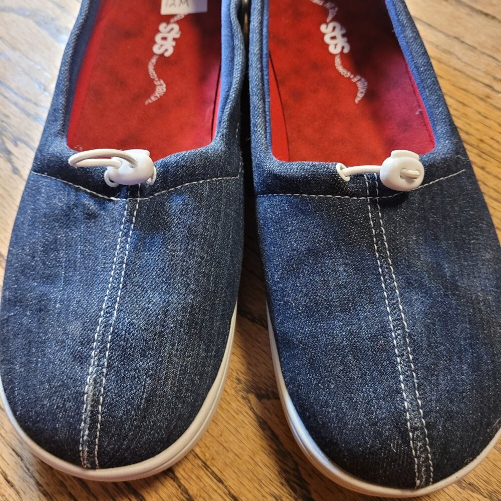 Womens SAS summer slip ons sz 12 m